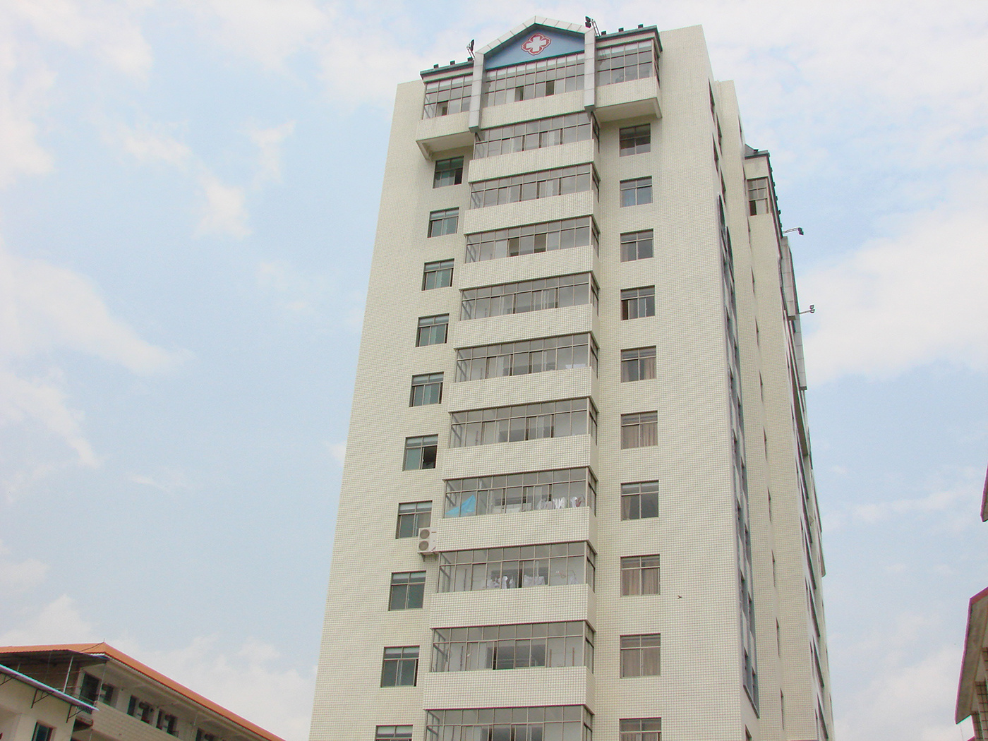 德宏州醫(yī)療集團人(rén)民(mín)醫(yī)院外(wài)科(kē)住院大(dà)樓