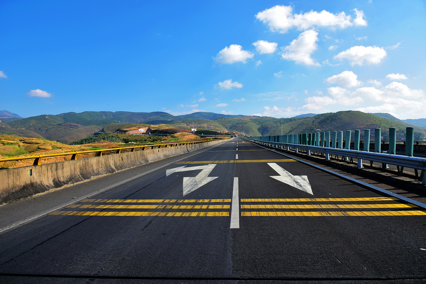 保山(shān)至龍陵高(gāo)速公路(lù)