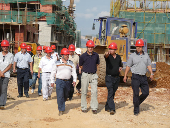 公司董事(shì)長(cháng)俞志(zhì)明(míng)到(dào)曲靖各項目部調研