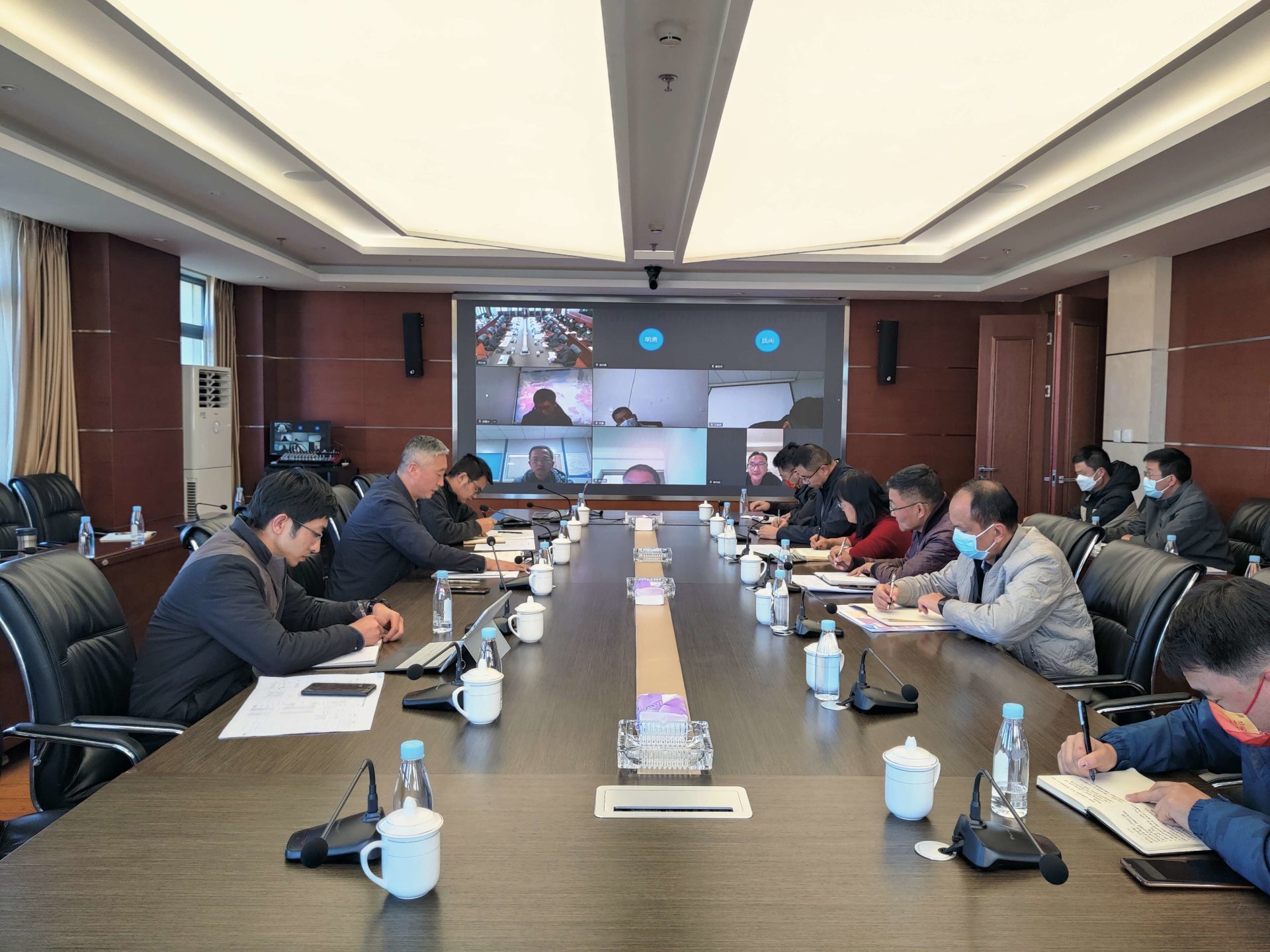 公司副總經理(lǐ)王楓宣講黨的(de)二十大(dà)精神