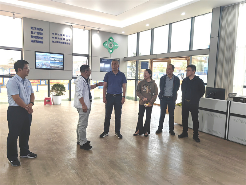 首都(dōu)機(jī)場(chǎng)集團科(kē)技(jì)管理(lǐ)公司到(dào)昆明(míng)長(cháng)水(shuǐ)改擴建機(jī)場(chǎng)東(dōng)二南(nán)段項目交流座談