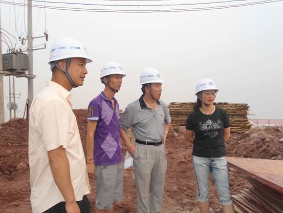 公司黨委書(shū)記戴紅(hóng)梅一(yī)行(xíng)到(dào)昭通(tōng)綏江項目視(shì)察工(gōng)作(zuò)并進行(xíng)中秋慰問(wèn)