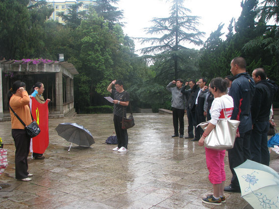 公司第四項目部黨支部開(kāi)展“迎七一(yī)、頌黨情”活動